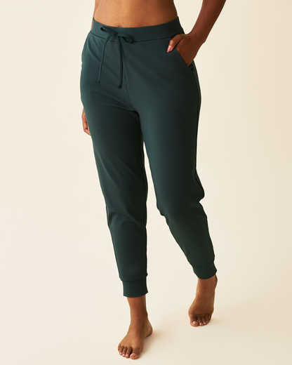 Brushed Bamboo Maternity & Postpartum Jogger | Evergreen
