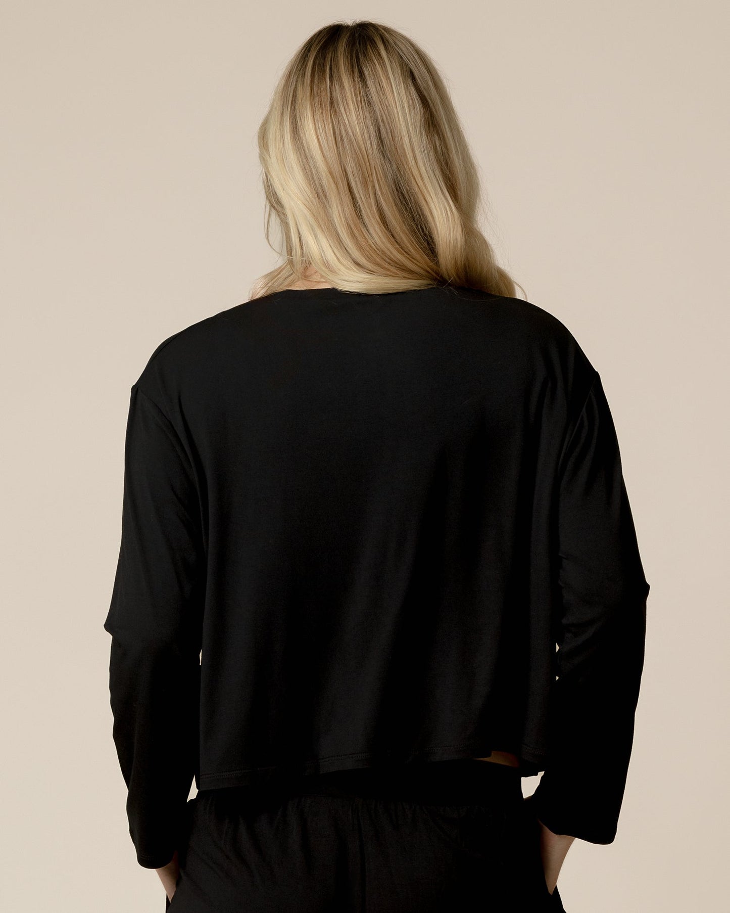 Aria Bamboo Casual Cropped Long Sleeve Top | Black