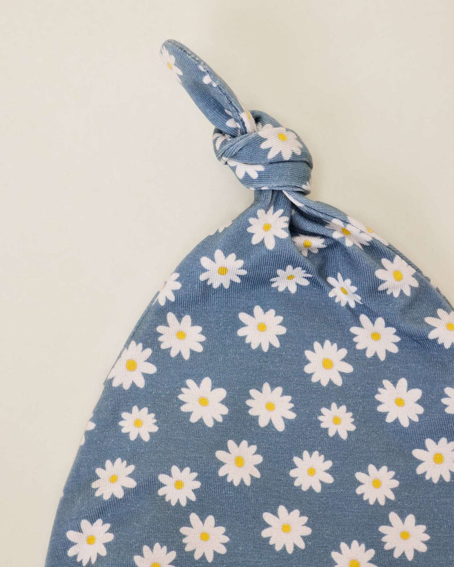 Bamboo Knotted Baby Gown & Hat | Blue Daisies