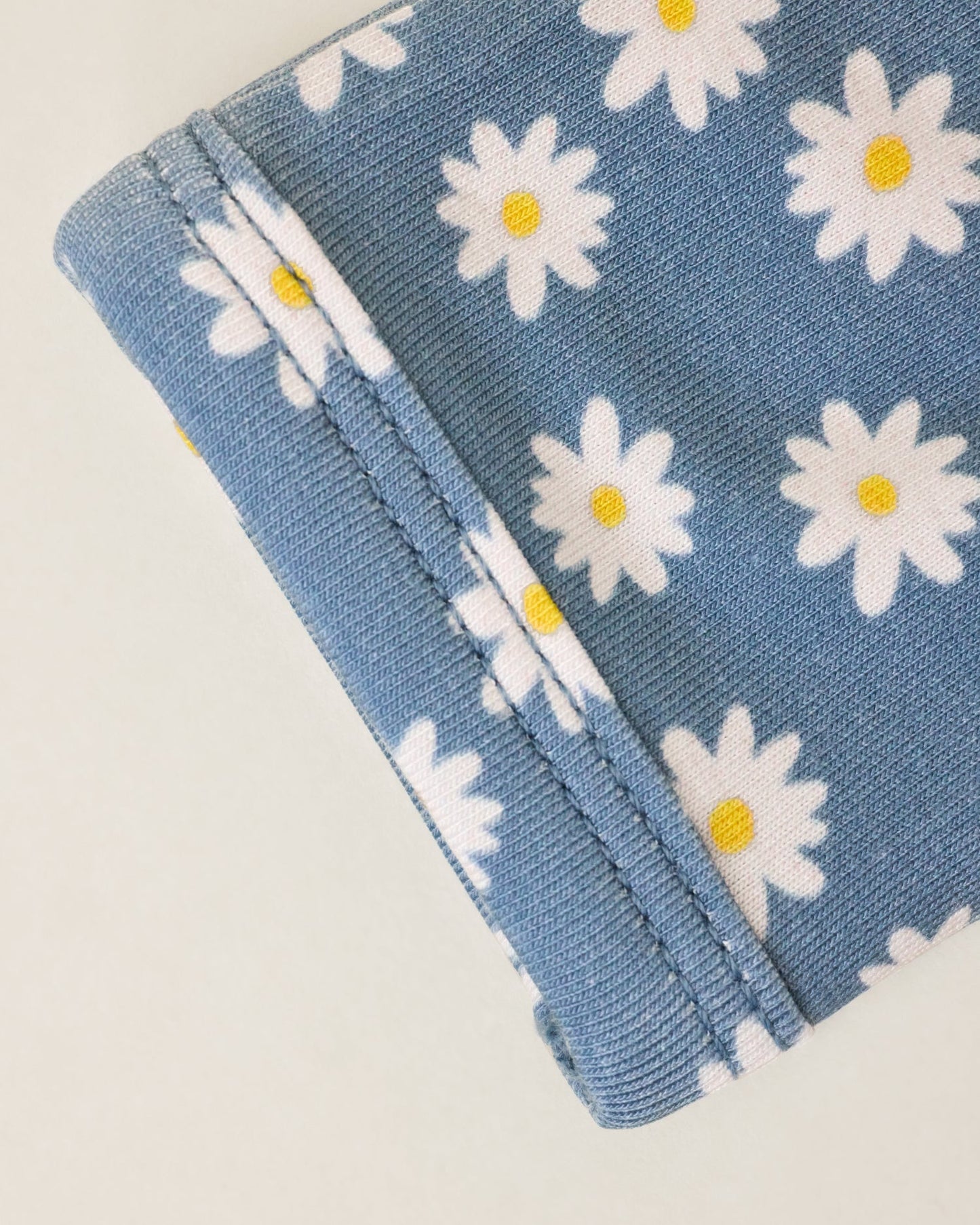 Bamboo Knotted Baby Gown & Hat | Blue Daisies