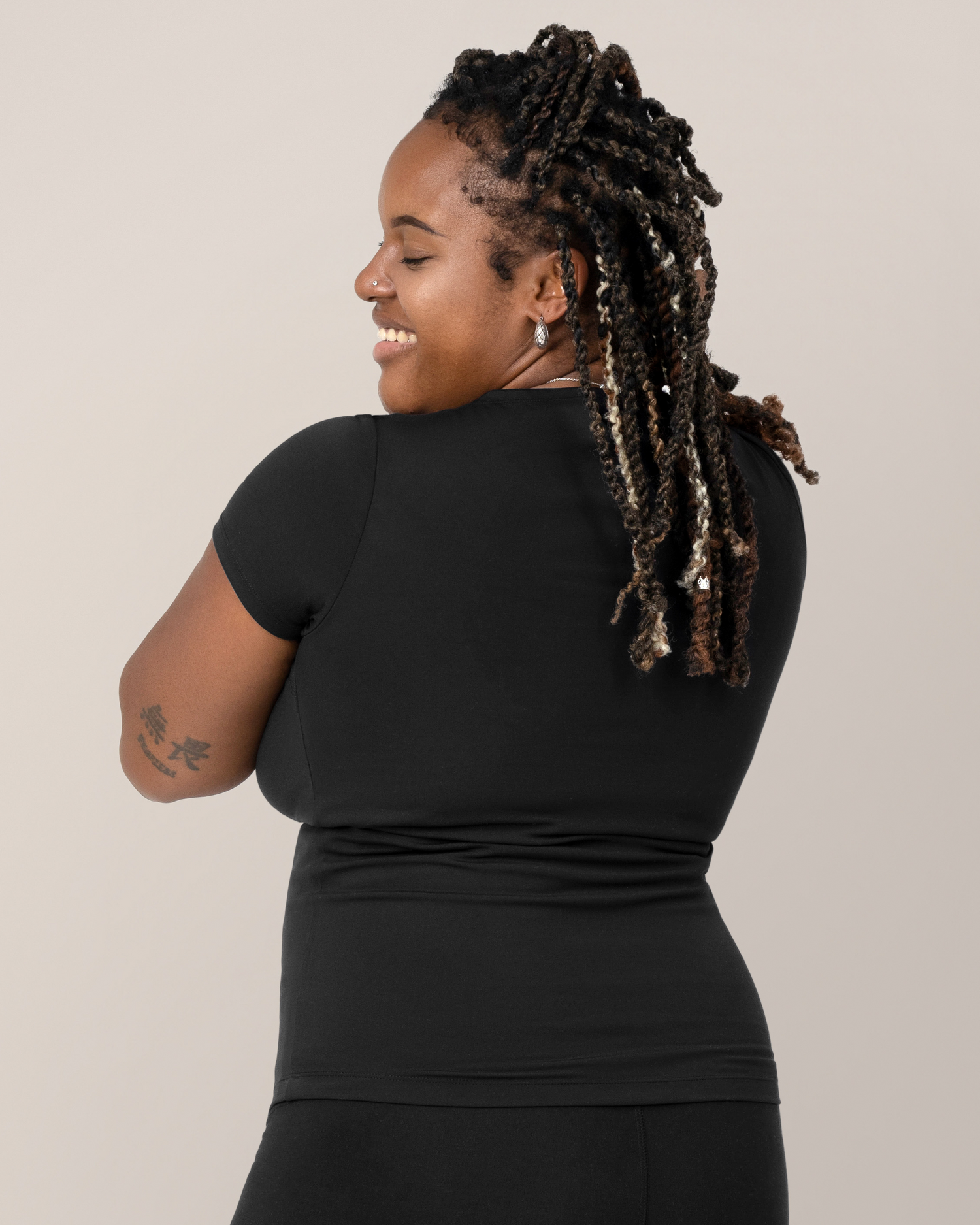 Luna Active Cut Out Nursing Top | Black