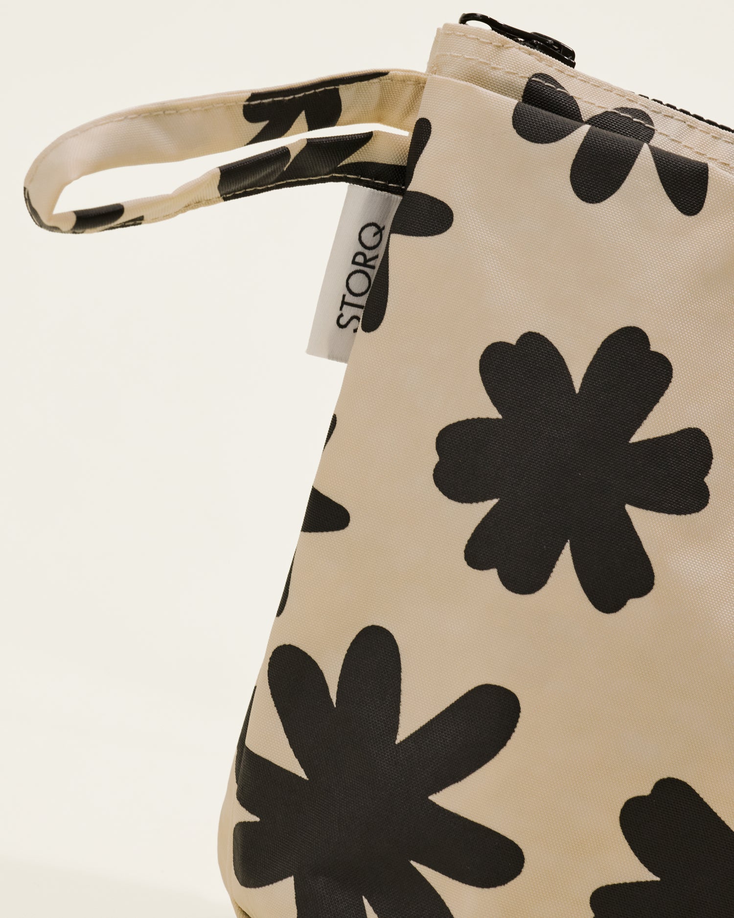 Quick Change Kit Bag | Cream Chamomiles