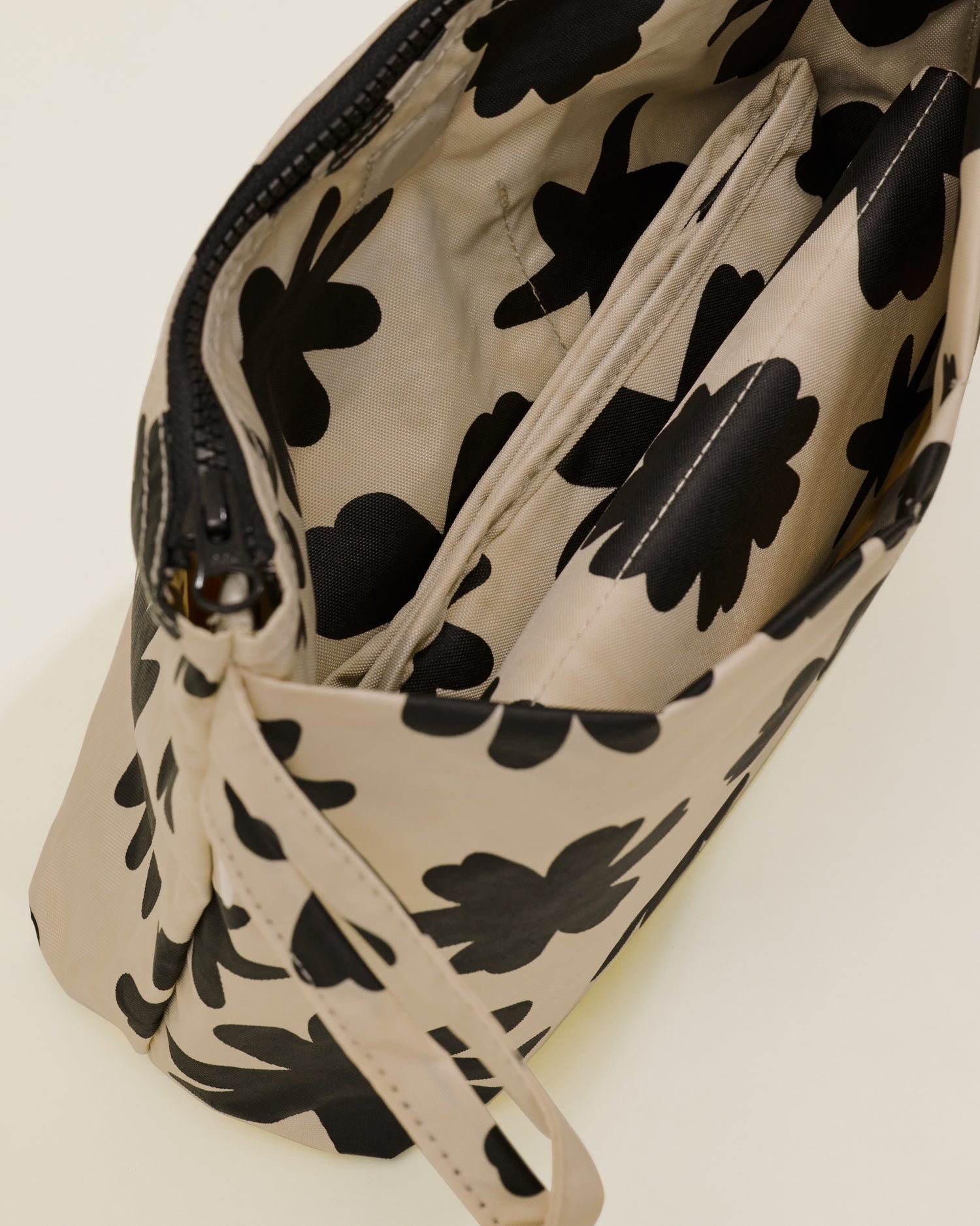 Quick Change Kit Bag | Cream Chamomiles