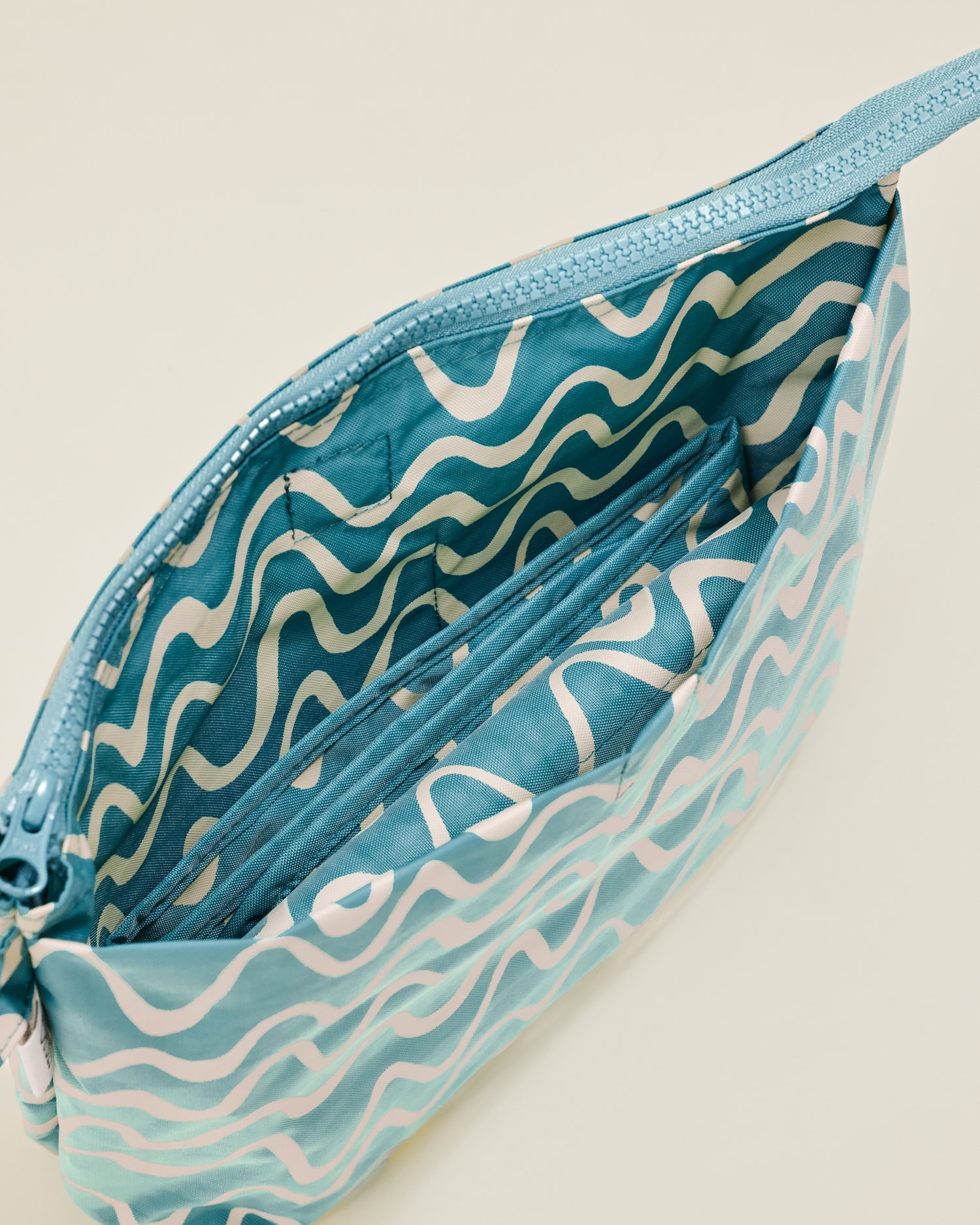 Quick Change Kit Bag | Ocean Waves